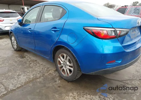 2017 Toyota Yaris Ia z USA, uszkodzony, nr VIN 3MYDLBYV1HY147211